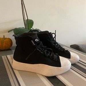 Y-3 HIGH TOP SNEAKERS